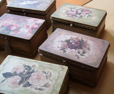 SZKATUŁKA DREWNIANA VINTAGE