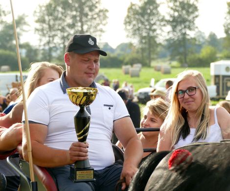 IV ZAWODY ZAPRZĘGÓW KONNYCH