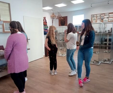 WIZYTA W IZBIE