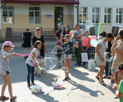 POPOŁUDNIE Z IZBĄ PAMIĘCI W GRABOWCU