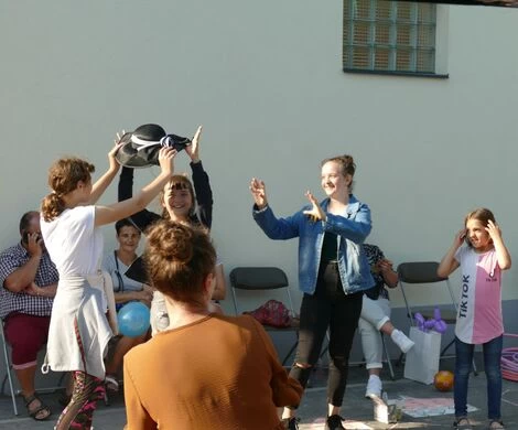 POPOŁUDNIE Z IZBĄ PAMIĘCI W GRABOWCU