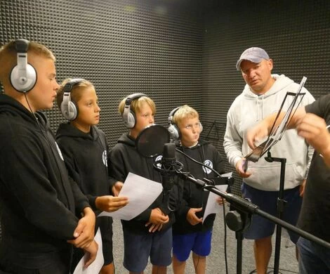 ICE HAWKS W STUDIO - GRUPA MŁODSZA