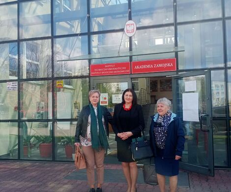 AKTYWNI 50+ NA SEMINARIUM NAUKOWYM "STAROŚĆ JEST DAREM" W AKADEMII ZAMOJSKIEJ