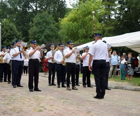 ORKIESTRA DĘTA NA WYSTAWIE ZWIERZĄT HODOWLANYCH W SITNIE
