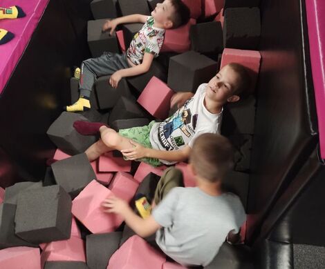WYJAZD DO PARKU TRAMPOLIN