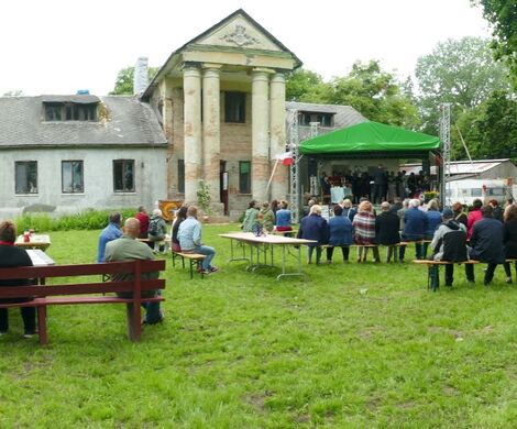 MUZYCZNIE W SKOMOROCHACH
