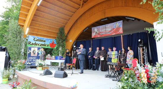 ZAKRĘCONA KAPELA NA PODIUM