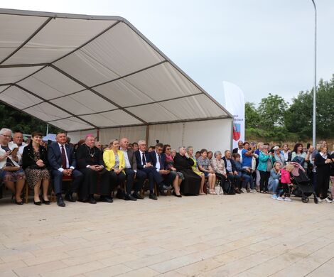 ZAKRĘCONA KAPELA NA PODIUM
