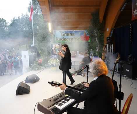 ZAKRĘCONA KAPELA NA PODIUM