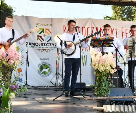 ROZTOCZAŃSKI FESTIWAL TWÓRCZOŚCI LUDOWEJ