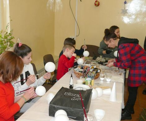 RODZINNE WARSZTATY ŚWIĄTECZNE