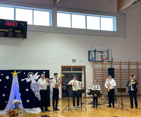 KONCERT ŚWIĄTECZNY