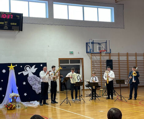 KONCERT ŚWIĄTECZNY