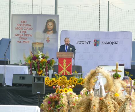 DOŻYNKI POWIATOWO-GMINNE W STARYM ZAMOŚCIU