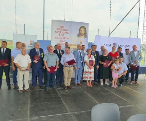 DOŻYNKI POWIATOWO-GMINNE W STARYM ZAMOŚCIU