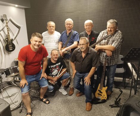 KAPELA NA 102 W STUDIO NAGRAŃ