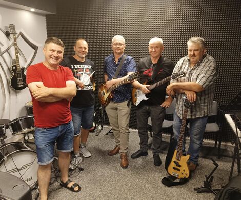 KAPELA NA 102 W STUDIO NAGRAŃ