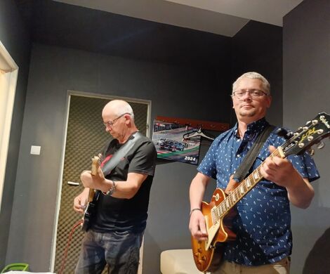 KAPELA NA 102 W STUDIO NAGRAŃ