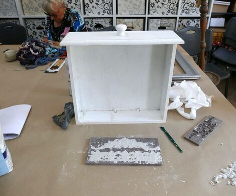 DRUGIE ŻYCIE STAREJ SZAFKI