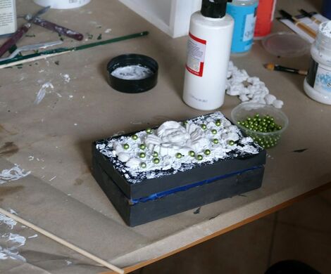 DRUGIE ŻYCIE STAREJ SZAFKI