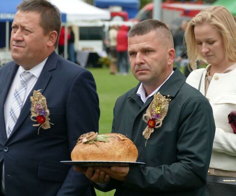 DOŻYNKI POWIATOWO-GMINNE W  ŁABUNIACH