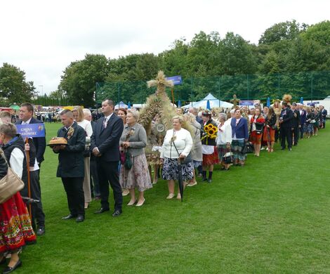 DOŻYNKI POWIATOWO-GMINNE W  ŁABUNIACH