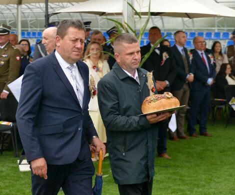 DOŻYNKI POWIATOWO-GMINNE W  ŁABUNIACH