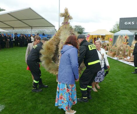 DOŻYNKI POWIATOWO-GMINNE W  ŁABUNIACH
