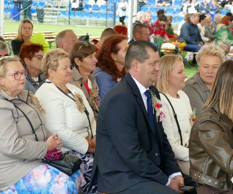 DOŻYNKI POWIATOWO-GMINNE W  ŁABUNIACH