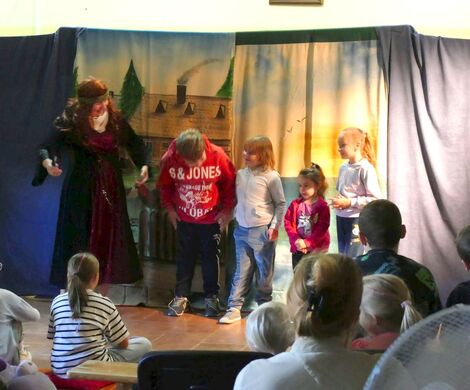 TEATRZYK "ZŁOTA RYBKA"