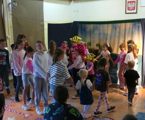 TEATRZYK "ZŁOTA RYBKA"