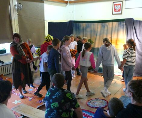 TEATRZYK "ZŁOTA RYBKA"