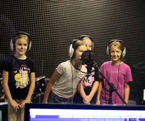 LIPKA - ZESPÓŁ PIEŚNI I TAŃCA 