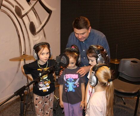 LIPKA - ZESPÓŁ PIEŚNI I TAŃCA 