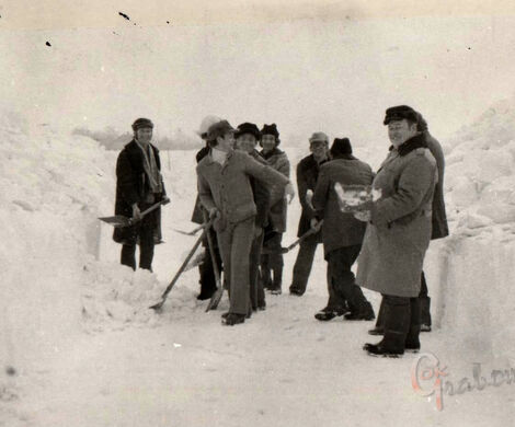 ZIMA STULECIA - WSPOMNIENIA  Z KRONIK IZBY PAMIĘCI W GRABOWCU