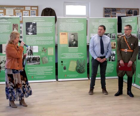 OTWARCIE WYSTAWY _MJR HENRYK DOBRZAŃSKI NA ZIEMI HRUBIESZOWSKIEJ_ 