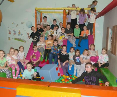 WYJAZD DO SALI ZABAW _HOP BĘC_