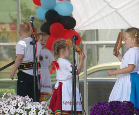ŚWIĘTO FOLKLORU W KUROWIE. VII Ogólnopolski Przegląd Dziecięcych Zespołów Tańca Ludowego za nami
