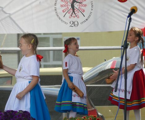 ŚWIĘTO FOLKLORU W KUROWIE. VII Ogólnopolski Przegląd Dziecięcych Zespołów Tańca Ludowego za nami
