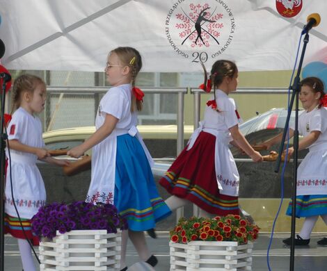 ŚWIĘTO FOLKLORU W KUROWIE. VII Ogólnopolski Przegląd Dziecięcych Zespołów Tańca Ludowego za nami