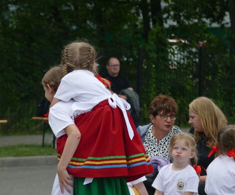ŚWIĘTO FOLKLORU W KUROWIE. VII Ogólnopolski Przegląd Dziecięcych Zespołów Tańca Ludowego za nami