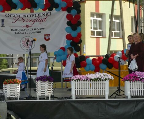 ŚWIĘTO FOLKLORU W KUROWIE. VII Ogólnopolski Przegląd Dziecięcych Zespołów Tańca Ludowego za nami