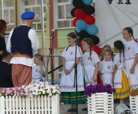 ŚWIĘTO FOLKLORU W KUROWIE. VII Ogólnopolski Przegląd Dziecięcych Zespołów Tańca Ludowego za nami