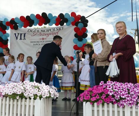 ŚWIĘTO FOLKLORU W KUROWIE. VII Ogólnopolski Przegląd Dziecięcych Zespołów Tańca Ludowego za nami