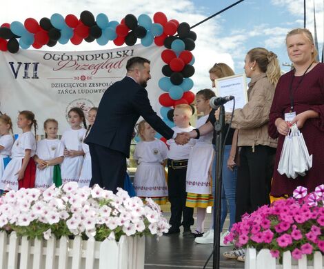 ŚWIĘTO FOLKLORU W KUROWIE. VII Ogólnopolski Przegląd Dziecięcych Zespołów Tańca Ludowego za nami