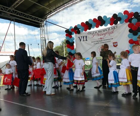 ŚWIĘTO FOLKLORU W KUROWIE. VII Ogólnopolski Przegląd Dziecięcych Zespołów Tańca Ludowego za nami