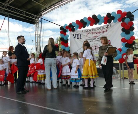 ŚWIĘTO FOLKLORU W KUROWIE. VII Ogólnopolski Przegląd Dziecięcych Zespołów Tańca Ludowego za nami