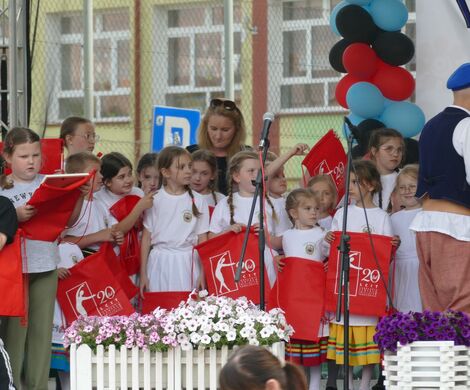 ŚWIĘTO FOLKLORU W KUROWIE. VII Ogólnopolski Przegląd Dziecięcych Zespołów Tańca Ludowego za nami