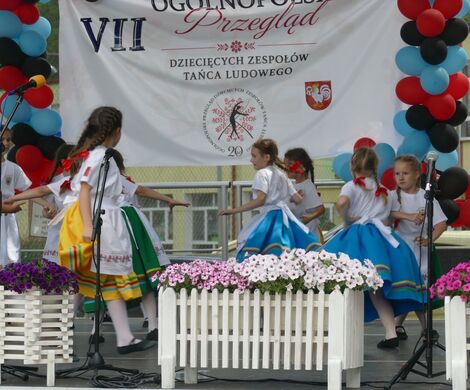ŚWIĘTO FOLKLORU W KUROWIE. VII Ogólnopolski Przegląd Dziecięcych Zespołów Tańca Ludowego za nami