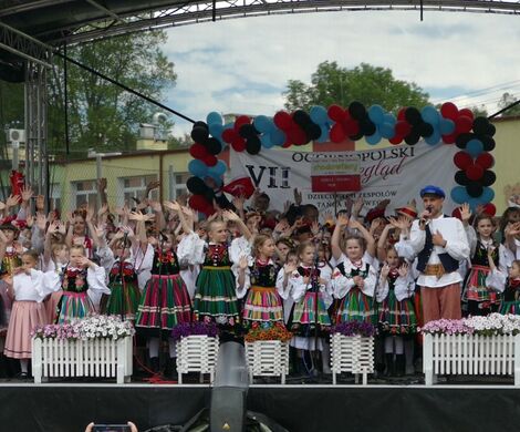 ŚWIĘTO FOLKLORU W KUROWIE. VII Ogólnopolski Przegląd Dziecięcych Zespołów Tańca Ludowego za nami